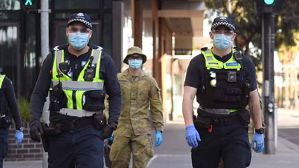 প্রমাণ-সহ পুরো বিষয়টি পুলিশকে জানান তিনি। স্বামী কালালাও তাঁকে খুনের চেষ্টার কথা স্বীকার করে নেন। পুলিশের জেরাতেই রুকুন্দ জানতে পেরেছিলেন, স্বামী কেন তাঁকে খুন করতে চেয়েছিলেন।