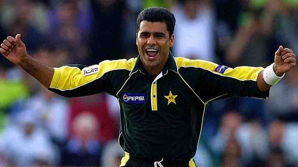 ওয়াকার ইউনিস: দলের পেস আক্রমণের ভার পাকিস্তানের ওপরেই বেশি রেখেছেন শোয়েব। গ্লেন ম্যাকগ্রা, ব্রেট লি, শন পোলকদের জায়গা হয়নি তাঁর দলে।