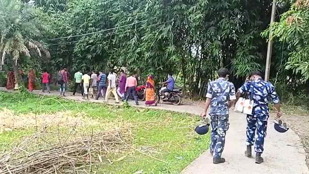 supporters of opposition return back to their homes in Khenjuri