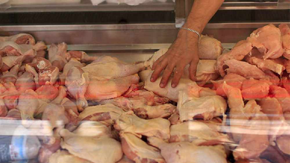 মাংসের দামের এই হঠাৎ বেড়ে যাওয়া বা চাহিদায় ঘাটতির এই ধারা অবশ্য গোটা বিশ্বেই নজর টেনেছে বিশেষজ্ঞদের। যা নিয়ে রীতিমতো আশঙ্কা প্রকাশ করেছেন অর্থনীতিবিদরাও।