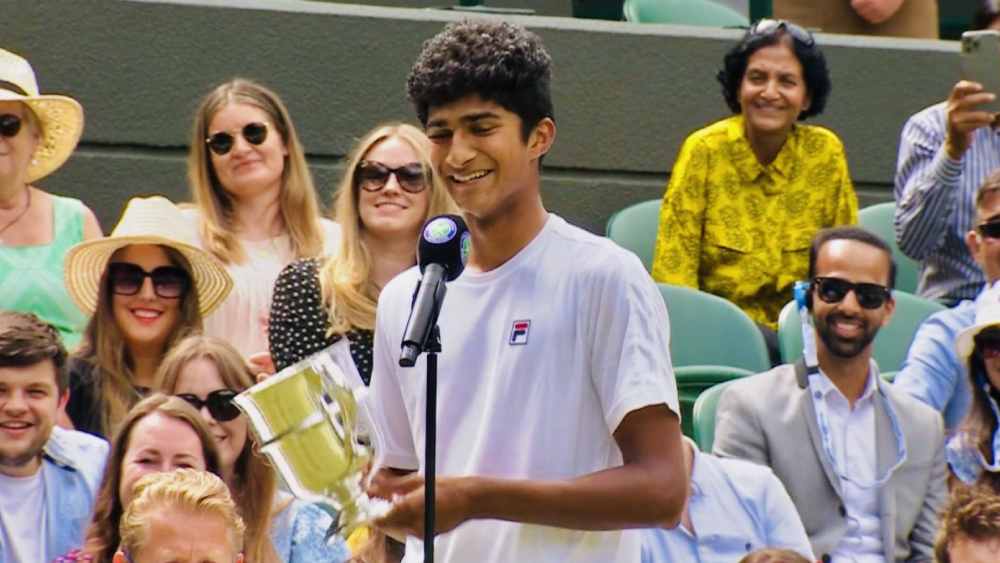 ইতিহাস গড়ার পর সমীর। ফাইল চিত্র 