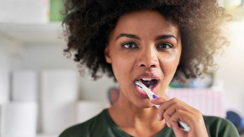 রাতে দাঁত মাজার প্রয়োজনগুলি কী কী?