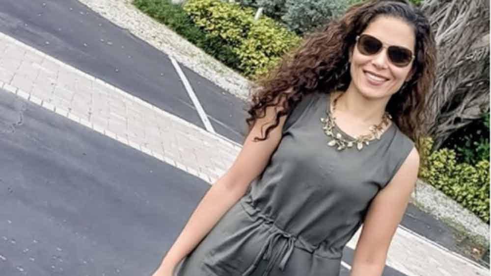 ক্যানসার সংক্রমণ রুখতে অস্ত্রোপচারের ফলে বাদ যায় তাঁর একটি স্তন। যমজ সন্তানের একা মায়ের পক্ষে এই অস্ত্রোপচারের সিদ্ধান্ত খুবই কঠিন ছিল।