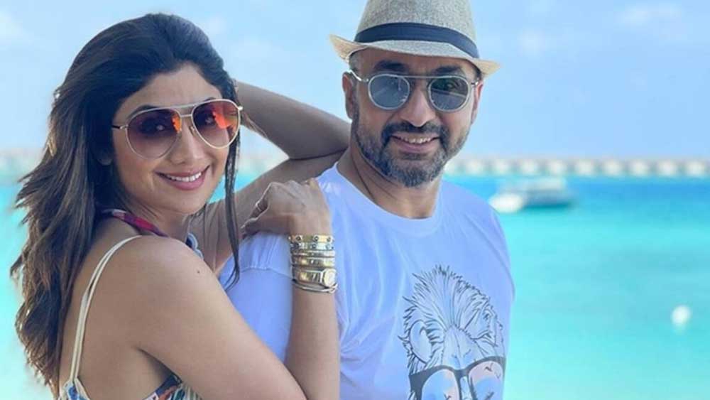 শিল্পা শেট্টির সঙ্গে স্বামী রাজ কুন্দ্রা।