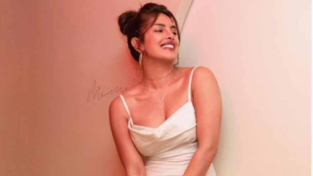  শাতো মোটওন রোথেশিল্ড অত্যন্ত দুর্লভ রেড ওয়াইন। কাব্যুনে শোভিনোঁ নামে এক কালো আঙুর থেকে এই পানীয় তৈরি করা হয়।