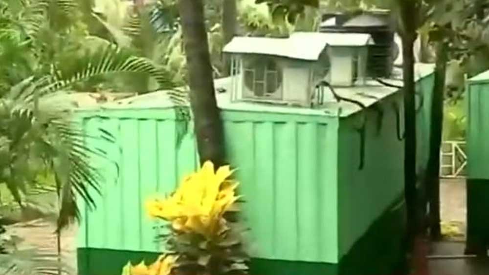 বাংলোর মেকআপ রুম