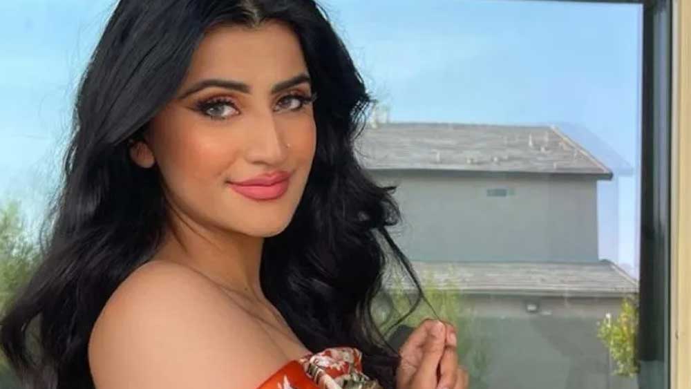 পুনীত কউর এই প্রস্তাব প্রাপকদের একজন। ইউটিউবের ভিডিয়ো তৈরি করেন পুনীত। তিনি জানিয়েছেন, রাজের কাছ থেকে অ্যাপের ছবিতে অভিনয়ের প্রস্তাব এসেছিল তাঁর কাছেও। তবে তিনি তা গ্রহণ করেননি।