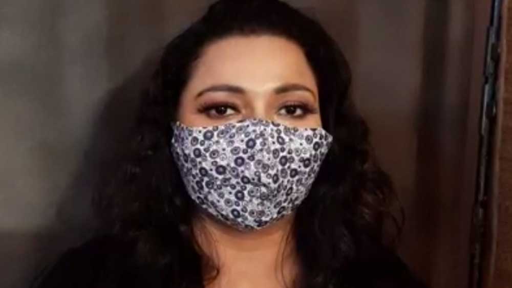 মডেল অভিনেত্রী সাগরিকা সোনা সুমনের দাবি, তাঁকে ওয়েব সিরিজে অভিনয়ের সুযোগ দেবেন বলেছিলেন রাজ। কিন্তু অডিশনে ভয়াবহ অভিজ্ঞতা হয় তাঁর। ফেব্রুয়ারিতে এ নিয়ে পুলিশে অভিযোগও জানান তিনি। দাবি, সাগরিকাকে অডিশনে পোশাক খুলে ফেলতে বলা হয়।