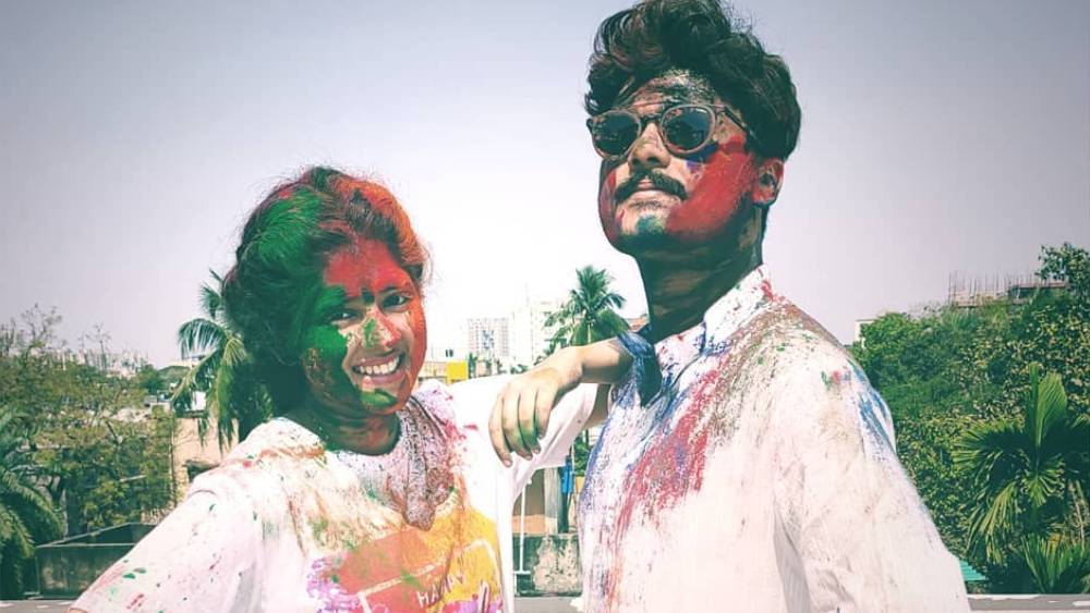 রং মেখেছেন দিতিপ্রিয়া ও বিশ্বাবসু