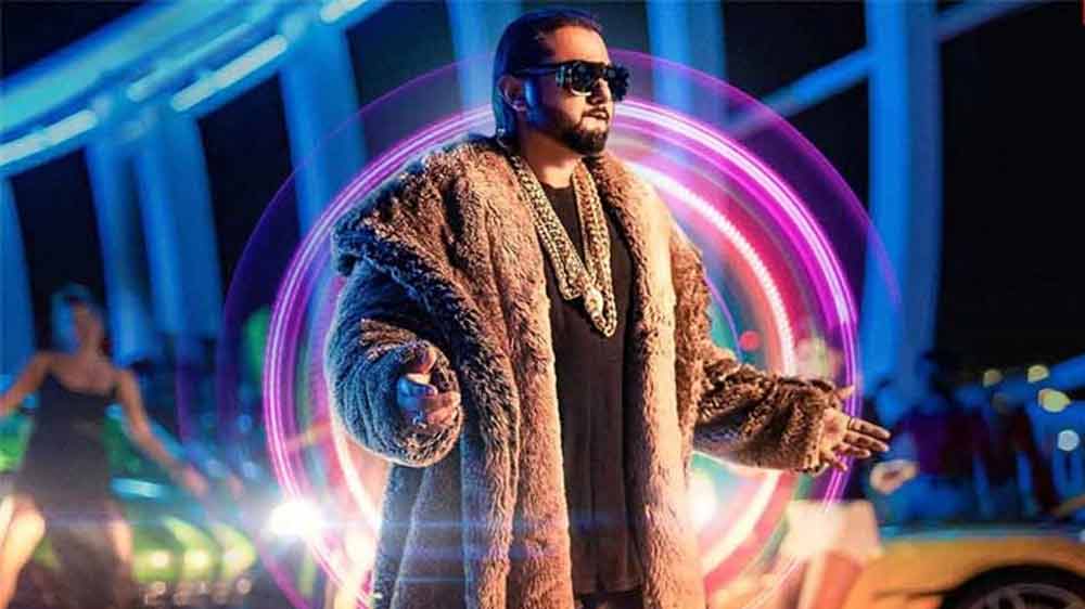 কেরিয়ারের শীর্ষে থাকার সময় জনপ্রিয় এই গায়ক আচমকা রহস্যজনক ভাবে ইন্ডাস্ট্রি থেকে ‘অদৃশ্য’ হয়ে যান। টানা দু’বছর তাঁর কোনও খোঁজ ছিল না।