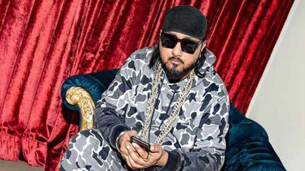 পরিবারের সকলে ভালবেসে তাঁকে হানি বলে ডাকতেন। পরে বড় হয়ে তিনি নিজের পরিচয় বানিয়ে ফেলেন এই নাম দিয়েই।