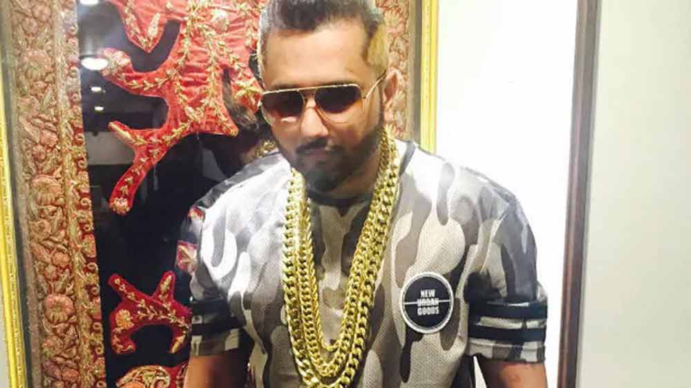 পরে জানা যায়, চণ্ডীগড়ের একটি হাসপাতালে হানি ভর্তি ছিলেন সে সময়। অতিরিক্ত মাদক সেবনে অসুস্থ হয়ে পড়েছিলেন। নিজেকে সুস্থ করে তুলতেই চিকিৎসা করাচ্ছিলেন।