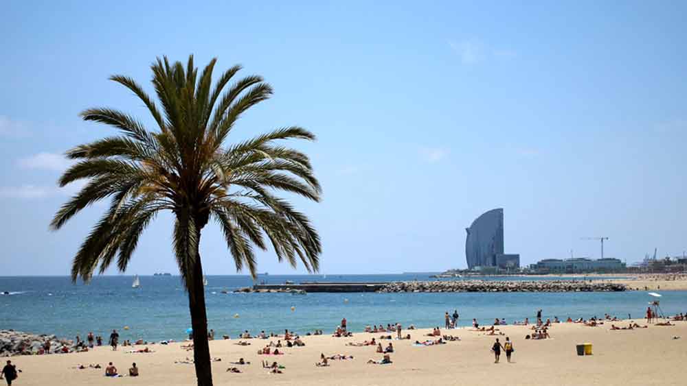 অলিম্পিক্স ভিলেজেরই অন্তর্গত ছিল সমুদ্রসৈকতটি। অলিম্পিক্স বার্সেলোনাকে নতুন রূপ দিয়েছিল। বিশ্বের অন্যতম পর্যটনস্থলে পরিণত হয়েছে এটি। প্রতিযোগীদের থাকার ঘরে এখন পর্যটকরা থাকেন।