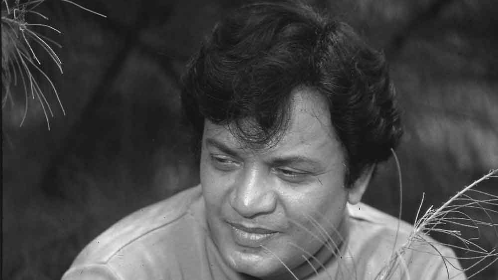 পরবর্তীকালে তিনি গিরীশ মুখার্জি রোডের বাড়ি ছেড়ে ময়রা স্ট্রিটের বাড়িতে চলে যান। এই বাড়িতেই থাকতেন সুপ্রিয়া দেবী। তবে প্রতি বছর বিয়ের তারিখ এবং জন্মদিনে প্রত্যেক বার গৌরীদেবীকে বেনারসি শাড়ি, সোনার গয়না উপহার দিতেন তিনি।