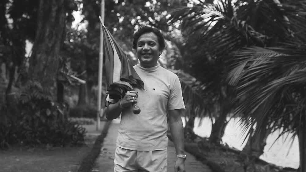 স্ত্রী গৌরীদেবীর মুখের আদলে বাড়ির লক্ষ্মীপ্রতিমার মুখ তৈরি করিয়েছিলেন উত্তম। প্রথম বছর বাড়িতে এসে কুমোর সেই মূর্তি তৈরি করে দিয়েছিলেন। সেই থেকে ওই রীতি এখনও চালু।