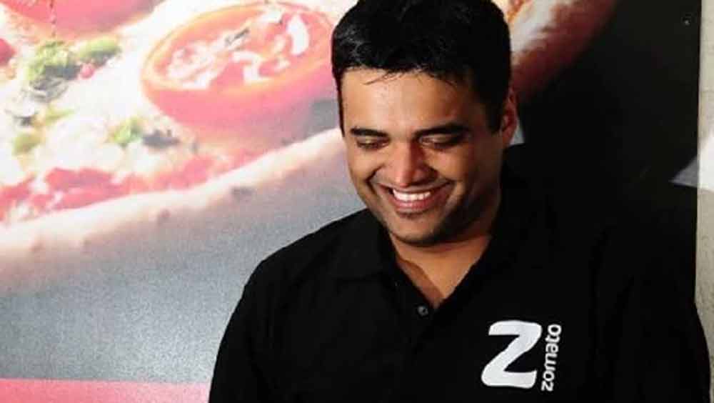 দীপেন্দ্র নিজেও ছিলেন মেধাবী। ২০০৫ সালে তিনি দিল্লি আইআইটি থেকে স্নাতক হন। তার পর বেন অ্যান্ড কোম্পানি নামে একটি সংস্থায় ম্যানেজমেন্ট কনসালট্যান্ট হিসাবে কাজে যোগ দেন। নয়াদিল্লিতে ছিল তাঁর অফিস।