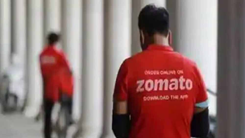 শুধু তাই নয়, শেয়ার বাজারে পা রাখার সঙ্গে সঙ্গেই ‘ইউনিকর্ন’ তকমা পেয়ে গিয়েছে জোম্যাটো। যে সমস্ত সংস্থার বাজারমূল্য ৭ হাজার ৪০০ কোটি টাকার বেশি (১০০ কোটি ডলার) হয়, শেয়ার বাজারের ভাষায় তাদের ‘ইউনিকর্ন’ বলা হয়।