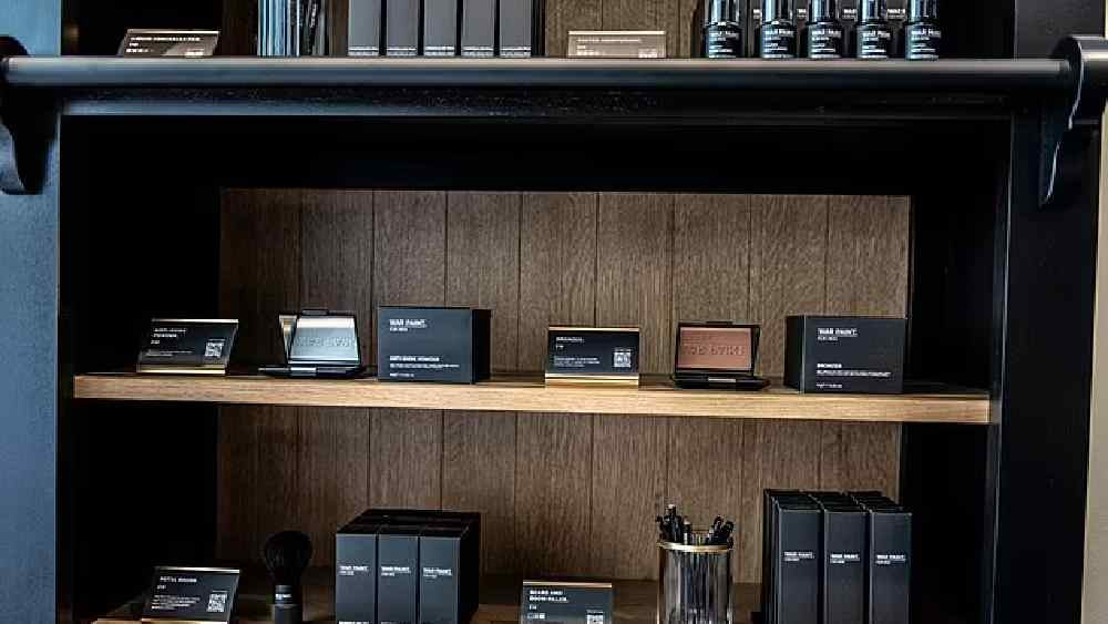 ছেলেদের প্রসাধনী।