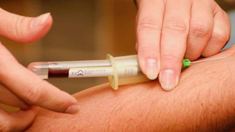 চিকিৎসায় তিনি প্রাণ ফিরে পান, কিন্তু তাঁকে পুরোপুরি সুস্থ করতে পারেননি চিকিৎসকরা।