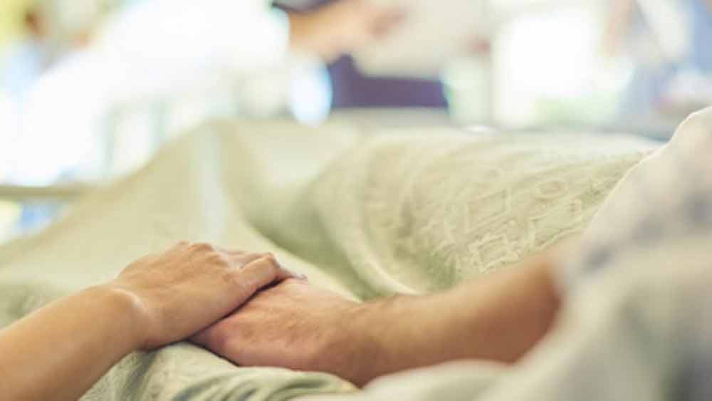 সব মিলিয়ে ২৯ বছরে অনেক বদলে গিয়েছিল তাঁর চারপাশ। তার পর এক দিন হঠাৎই তিনি জ্ঞান ফিরে পেলেন।