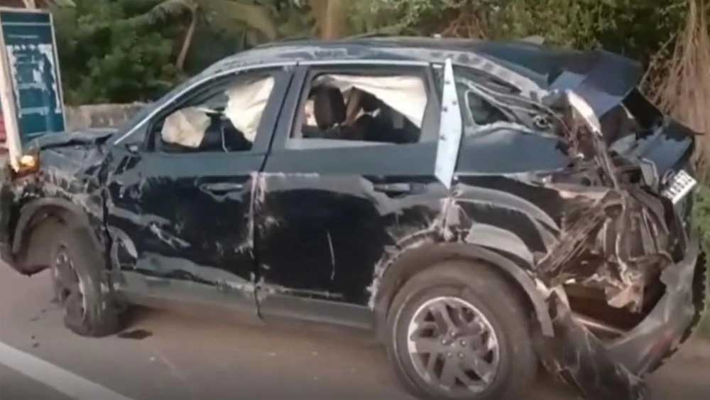 যাশিকার গাড়ি