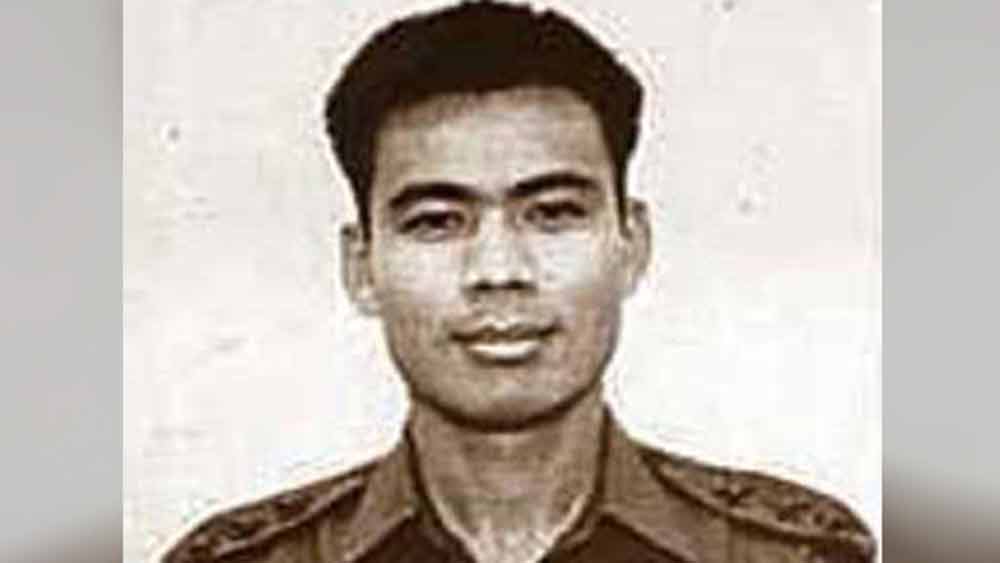 ক্যাপ্টেন জিন্টু গগৈ: ১৭ গাঢ়োয়াল রাইফলসে ছিলেন। নিয়ন্ত্রণ রেখার কাছে বাতালিক সাব-সেক্টরের কালা পাথরে শত্রুপক্ষকে খেদানোর দায়িত্বে ছিলেন। তাঁর নেতৃত্বে ভারতীয় সেনার প্রবল আক্রমণের মুখে পড়ে পিছু হঠতে বাধ্য হয় পাক হানাদাররা।