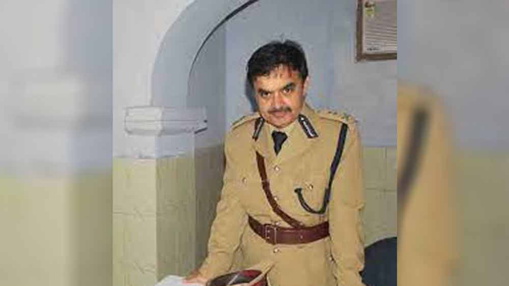 শুভম এখন আইআইটি ইঞ্জিনিয়ার। আইপিএস অভয়ানন্দকে আজও তিনি ঈশ্বরের জায়গায় বসান।