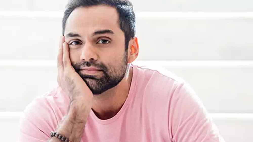 বক্স অফিসে মুখ থুবড়ে পড়েছিল ছবিটি। নিজের সমস্ত সঞ্চয় এই ছবি করতে গিয়েই খুইয়ে ফেলেছিলেন অভয়।