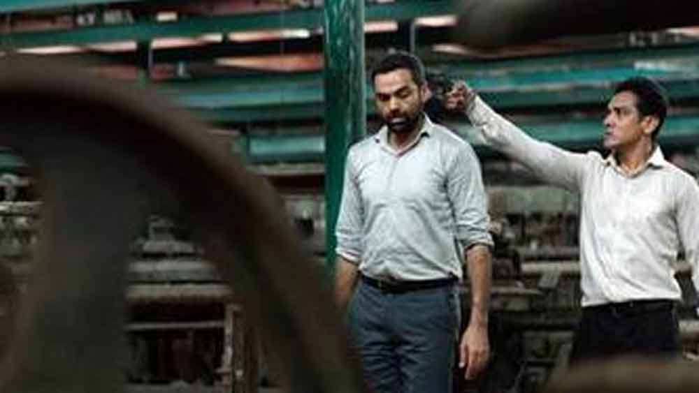 আবার উল্টো দিকে এটাও ঠিক যে, তাঁর জীবনে ‘জিন্দেগি না মিলেগি দোবারা’-র মতো সুপারহিট ছবিও হাতেগোনা।