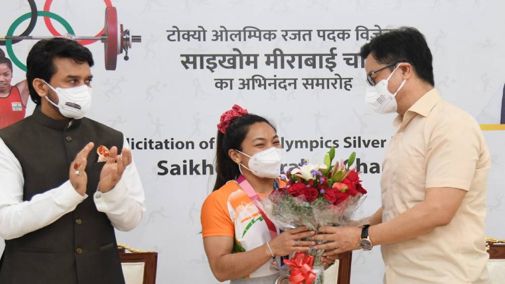 সংবর্ধিত হলেন চানু 