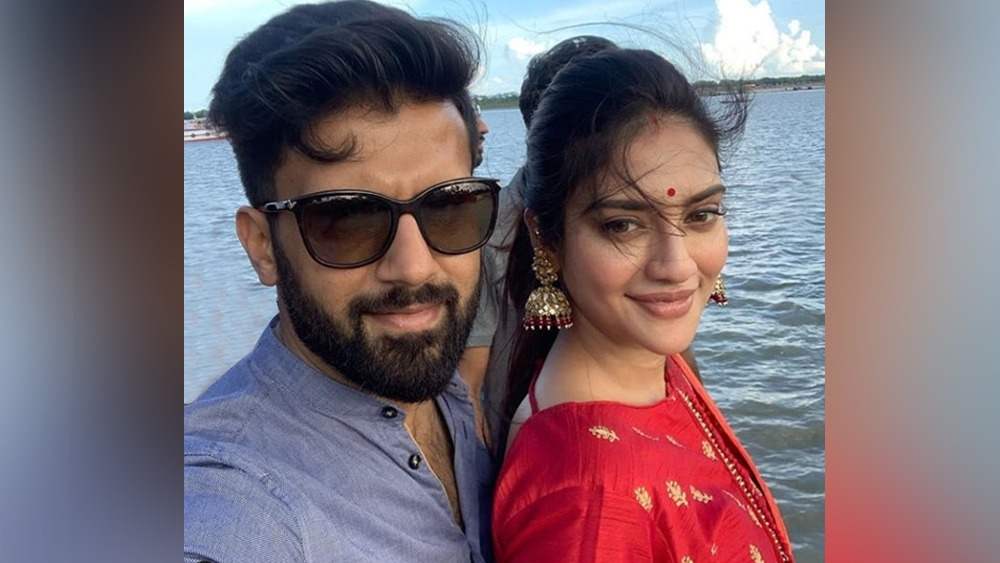 নিখিলের সঙ্গে নুসরত