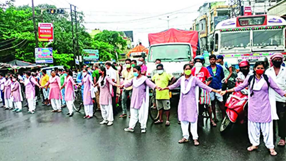 উচ্চ মাধ্যমিকের ফল প্রকাশের পর বিক্ষোভ।