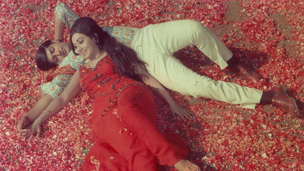 বলিউড অভিনেতা জিতেন্দ্র ছিলেন অনিলের পছন্দের নায়ক। তাঁর ধারণা ছিল, তাঁকেও দেখতে জিতেন্দ্রর মতোই। বিশেষ করে জিতেন্দ্রর চুলের স্টাইল এবং মুখের সঙ্গে নিজের মিল রয়েছে বলে মনে করতেন অনিল। তিনি একরকম নিশ্চিত ছিলেন যে তিনিও বলিউডে নিজের অভিনয় জীবন শুরু করতে পারবেন।