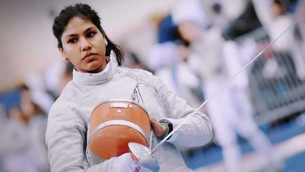 বিদেশে প্রতিযোগিতায় অংশ নেওয়ার খরচ জোগাতে তাঁরা তামিলনাড়ুর তৎকালীন মুখ্যমন্ত্রী জয়ললিতাকে চিঠিও লিখেছিলেন। জয়ললিতা বাড়িতে ডেকে পাঠিয়েছিলেন ভবানীকে। তাঁকে অর্থ সাহায্যও করেছিলেন।