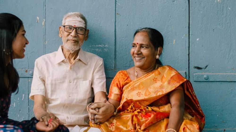 মা-বাবার মাথার উপরে তখন ১০ লাখ টাকার দেনা। মেয়ের খেলার জন্য ঋণ নিয়েছিলেন তাঁরা। সেই টাকা কী ভাবে শোধ দেবেন তাই বুঝে উঠতে পারছিলেন না। এমনকি কোনও প্রতিযোগিতায় অংশ নেওয়ার টাকাও ছিল না তাঁর কাছে।