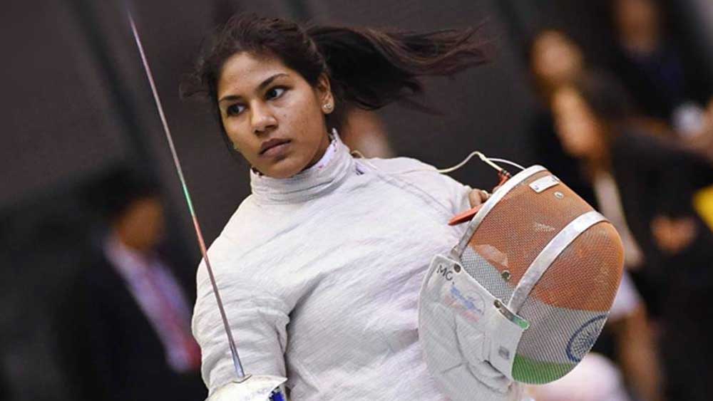 অভাবের সংসারে বারবারই প্রতিবন্ধকতা এসেছে তাঁর সামনে। বারবারই মনে হয়েছে আর এগনো সম্ভব নয়। ২০১৩ সালে তো টাকার অভাবে ফেন্সিং ছেড়ে দেওয়ার মনস্থিরও করে ফেলেছিলেন।