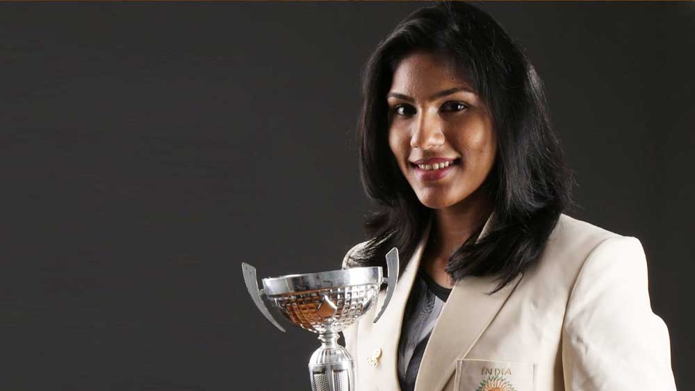 ওই প্রশিক্ষকের সাহায্যেই প্রথম সোনা আসে ঘরে। অনুর্ধ্ব ১৭-এর জাতীয় প্রতিযোগিতায় সোনার মেয়ে হলেন ভবানী।