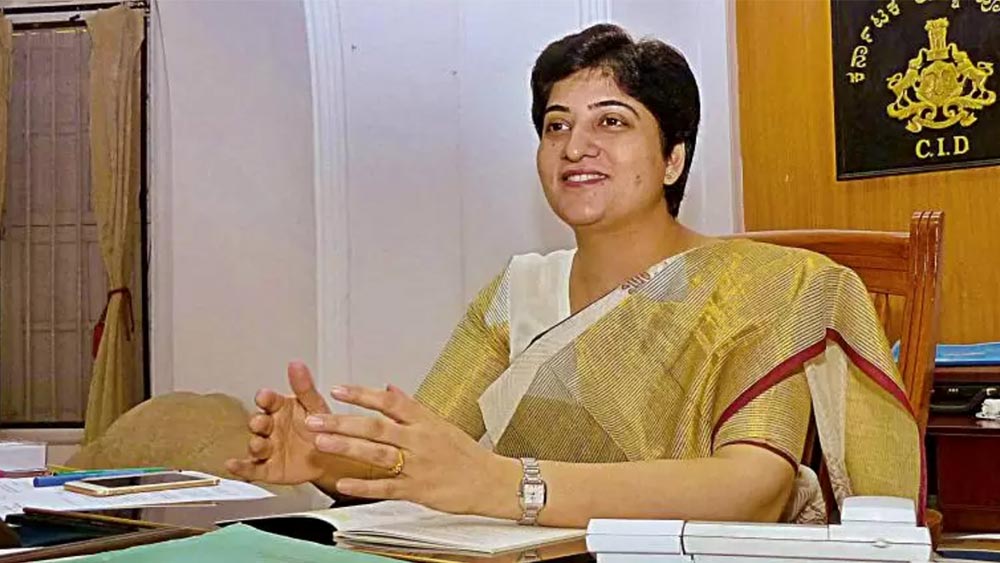 হাসিমুখের আড়ালে সনিয়ার দৃঢ়চিত্ততা বিস্ময়ের কারণ। পুলিশ মহলে তাঁকে নিয়ে চালু রয়েছে নানা কাহিনিও।