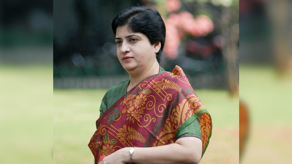 বরাবরই কঠিন চ্যালেঞ্জের মুখে দাঁড় করানো হয়েছে সনিয়াকে। প্রতি বারই সেই চ্যালেঞ্জ নিয়েছেন, সসম্মানে উতরেও গিয়েছেন। ২০০৬ সালের ঘটনার পর তাঁকে সাম্প্রদায়িক সমস্যাসঙ্কুল বেলগামে পুলিশ সুপারের দায়িত্ব দিয়ে পাঠানো হয় । বেলগামের মতো এলাকায় তিনিই ছিলেন প্রথম মহিলা পুলিশ সুপার। দিন রাত এলাকায় ঘুরে ঘুরে সমাজবিরোধীদের খুঁজে বের করে তাদের বিরুদ্ধে পদক্ষেপ করেছিলেন সনিয়া। সনিয়ার এই পদক্ষেপে ভয় পেয়ে এলাকা ছেড়েছিল বহু অপরাধী।