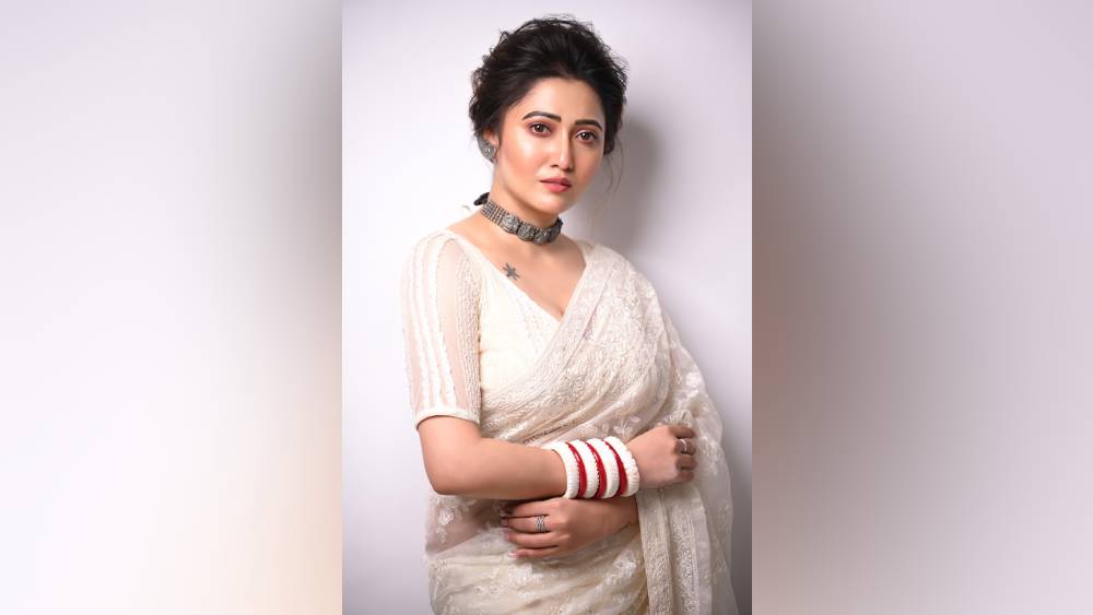 সম্পূর্ণা লাহিড়ি এই ছবির মাধ্যমে নিজের প্রযোজনায় হাত পাকাবেন।