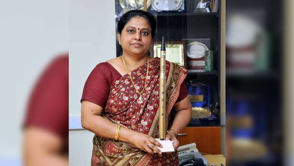 এমনই দৃঢ়চেতা ছিলেন তাঁর মা। এই মাকে দেখেই বড় হয়েছেন তিনি। তিনি নিজেও মায়ের মতোই জেদি। সমস্ত বাধা পেরিয়ে লক্ষ্যে পৌঁছতে দৃঢ়প্রতিজ্ঞ।