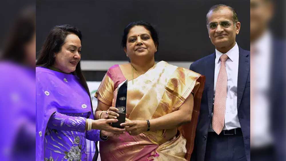 লাল বাহাদুর শাস্ত্রী জাতীয় পুরস্কার পেয়েছেন তিনি। ২০১৮ সালে ডক্টর টমাস কানগান লিডারশিপ পুরস্কারও পেয়েছেন।