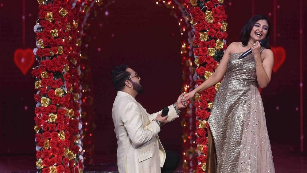 পড়াশোনাতে কোনও দিনই মনোযোগী ছিলেন না মিকা। বরং ছোট থেকে গান-বাজনার প্রতি কৌতূহল ছিল তাঁর।