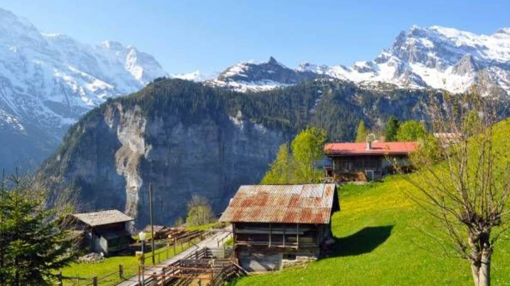 ১৯৩৯ থেকে ১৯৪৫ সাল পর্যন্ত দ্বিতীয় বিশ্বযুদ্ধ চলে। গোলা-বারুদের রমরমা দেখেই দিন কাটিয়েছেন এই এলাকার বাসিন্দারা।