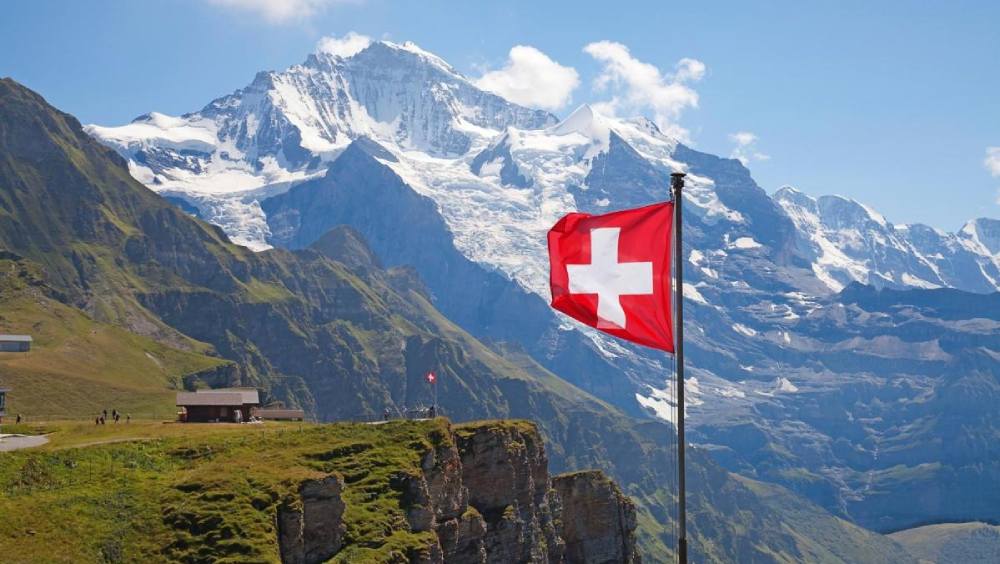 ১৯৪৫ সালে যুদ্ধের সমাপ্তি ঘোষণা হলে বাসিন্দারা ভেবেছিলেন আর কোনও বিস্ফোরণ, গোলাগুলির সম্মুখীন হতে হবে না তাঁদের।