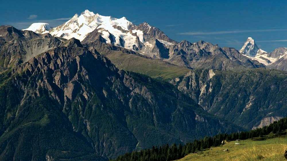 গ্রামবাসীরা মনে করেছিলেন ভূমিকম্প হয়েছে। কিন্তু বাইরে বেরিয়ে যে দৃশ্য তাঁরা দেখেছিলেন তা আজও চোখের সামনে বিভীষিকা তৈরি করে।