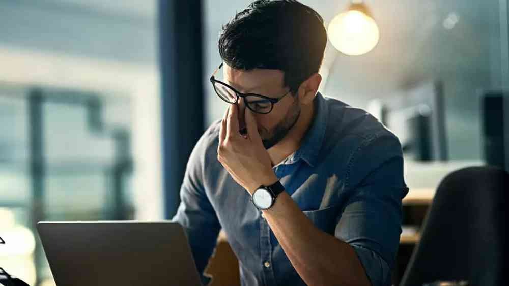 কী ভাবে কমাবেন চোখের অস্বস্তি?