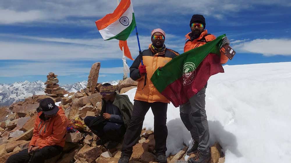 A 10 day-long trek above 6000 meters, Mount Yunam dgtl