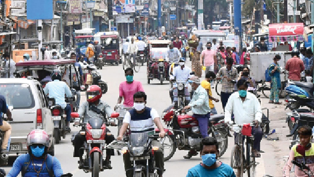 বেলা পৌনে ১২টায় পুরুলিয়া শহরের ট্যাক্সিস্ট্যান্ড। 