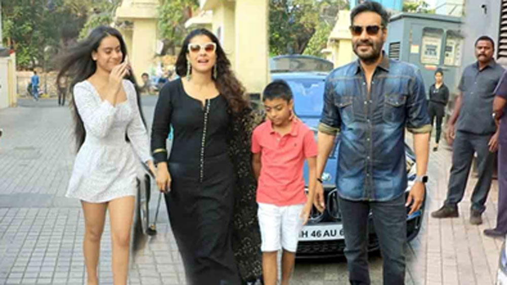 ‘শক্তি’-র মতোই কি বিলাসবহুল অথচ সাদামাটা ছাপ থাকবে অজয়ের নতুন বাংলোর অন্দরমহলেও? আপাতত নতুন বাংলোর অন্দরসজ্জা দেখার অপেক্ষায় তাঁর অনুগামীরা।